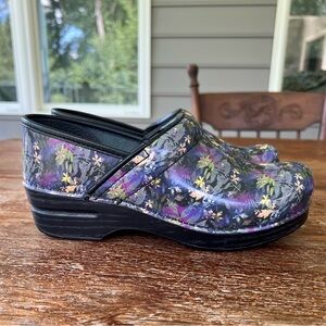 Dansko Women's Professional Mules Clogs  Leaves Botanical Purple EU 39 US 8.5-9
